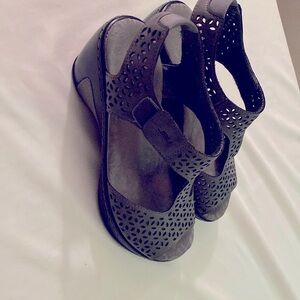 JBU wedge sandal size 7 like new.